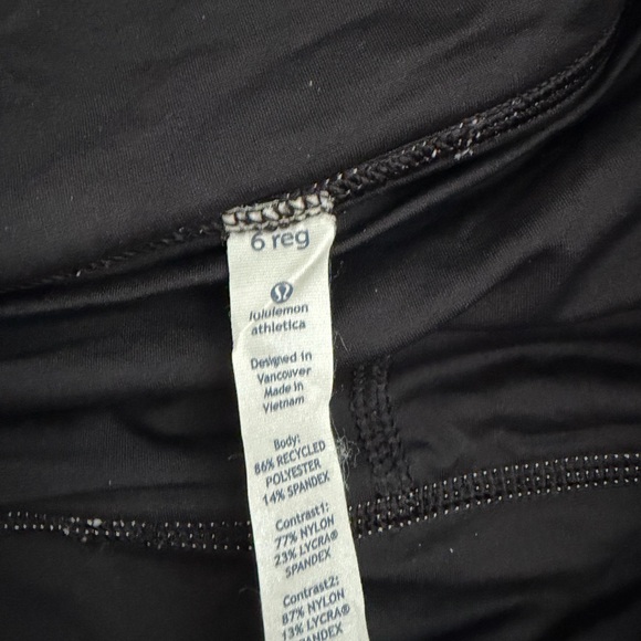 Lululemon Run: Pace Setter Skirt (Regular)
Beachy Floral White Fossil / Black - Picture 8 of 8